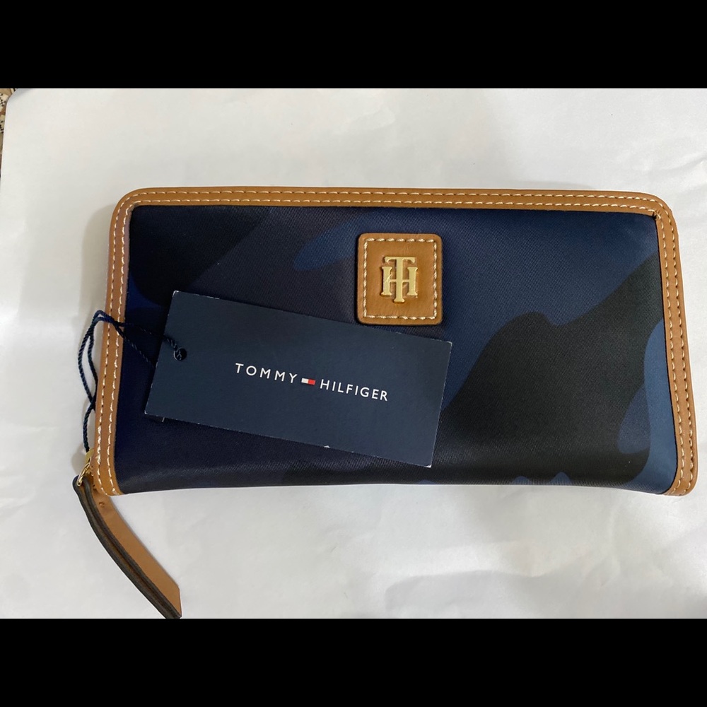 Tommy Hilfiger wallet
